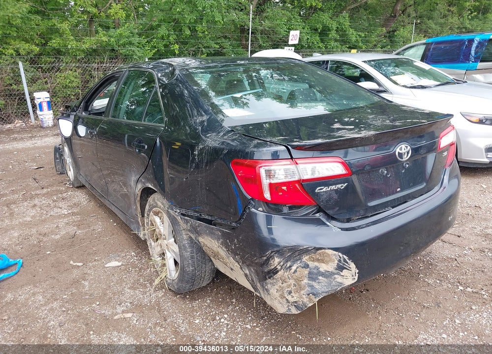 2013 TOYOTA CAMRY SE VIN: 4T1BF1FK1DU644008