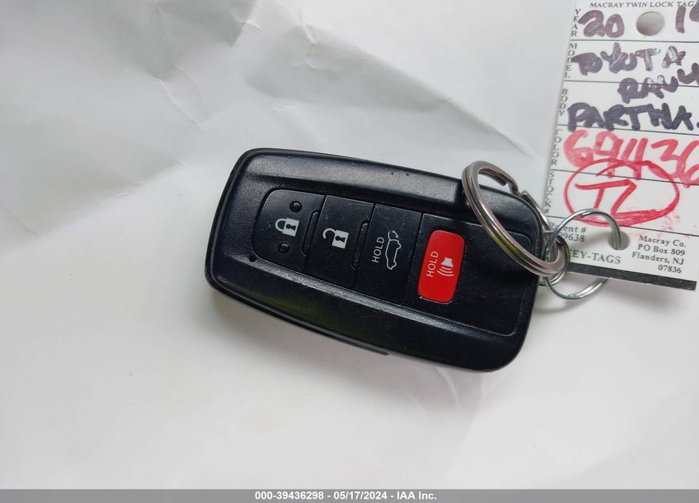 2019 TOYOTA RAV4 XLE VIN: JTMP1RFV1KD020689
