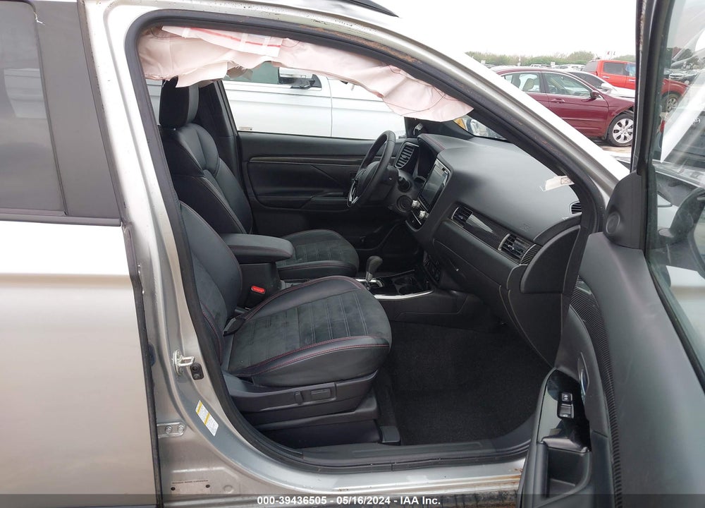 2020 MITSUBISHI OUTLANDER LE 2.4 VIN: JA4AD3A31LZ032050