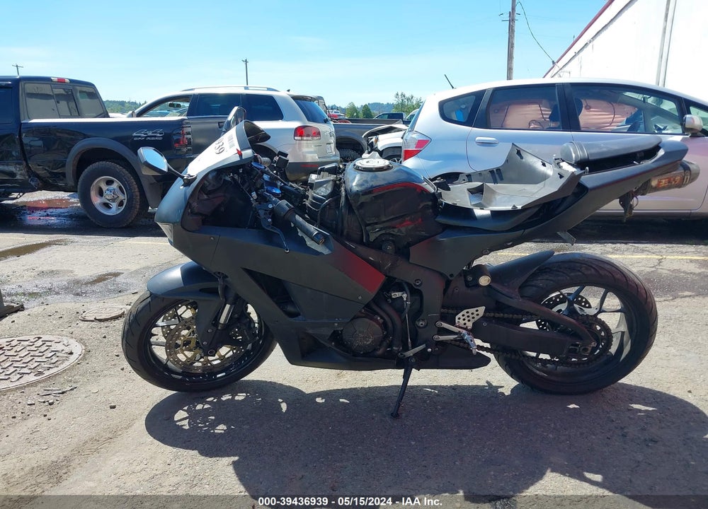 2020 HONDA CBR600 RR VIN: JH2PC40J9LK600229