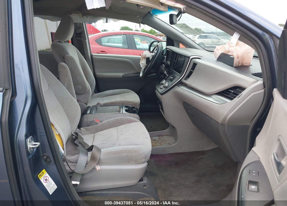 2015 TOYOTA SIENNA LE 8 PASSENGER VIN: 5TDKK3DCXFS635192