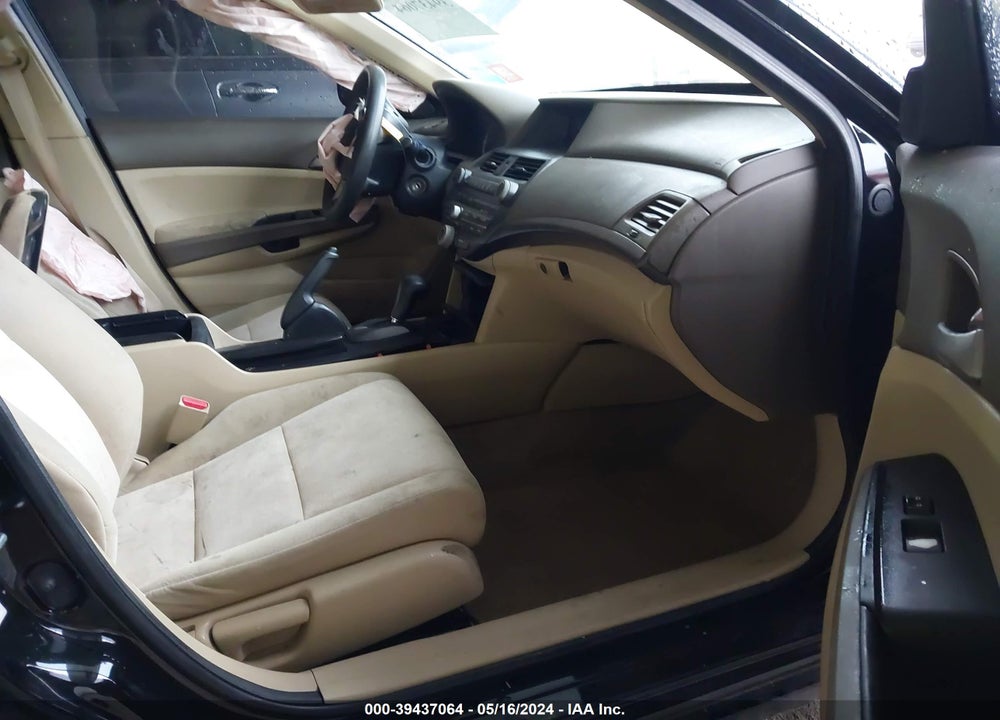 2010 HONDA ACCORD 2.4 LX VIN: 1HGCP2F31AA182052
