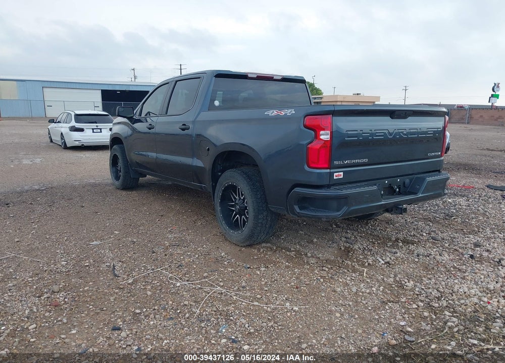 2020 CHEVROLET SILVERADO 1500 4WD SHORT BED CUSTOM VIN: 3GCPYBEH8LG102891