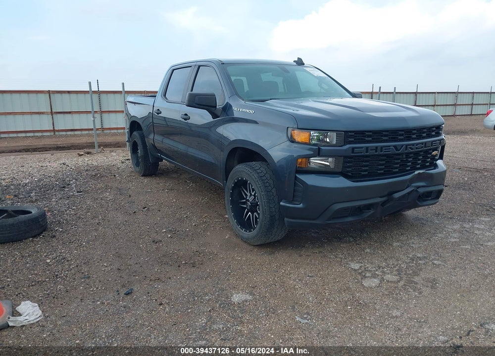2020 CHEVROLET SILVERADO 1500 4WD SHORT BED CUSTOM VIN: 3GCPYBEH8LG102891