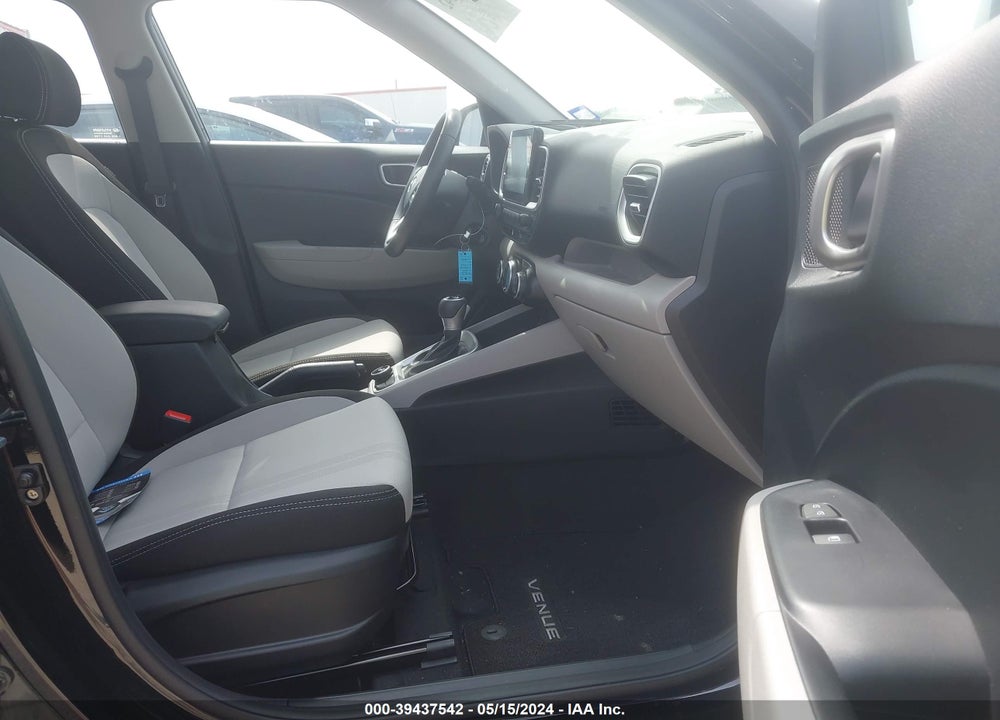 2023 HYUNDAI VENUE SEL VIN: KMHRC8A32PU258816