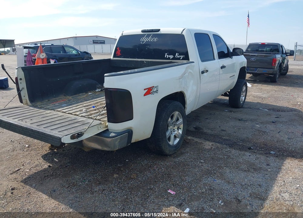 2013 CHEVROLET SILVERADO 1500 LT VIN: 3GCPKSE70DG104130