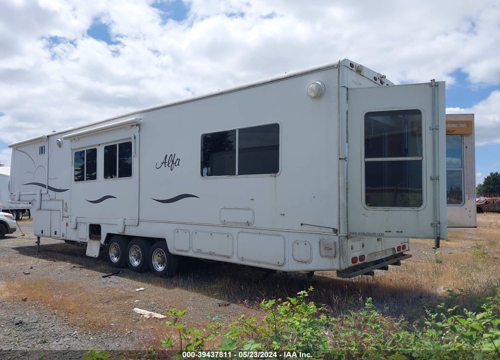 2005 ALFA TOY HOUSE VIN: 1AU3030305A013299