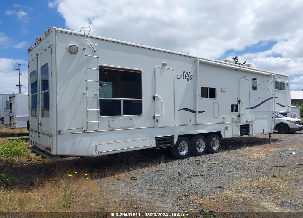 2005 ALFA TOY HOUSE VIN: 1AU3030305A013299