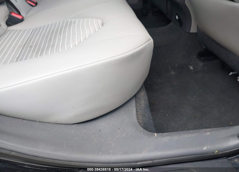 2020 TOYOTA CAMRY SE VIN: 4T1G11AK9LU945717