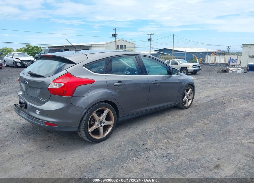 2014 FORD FOCUS TITANIUM VIN: 1FADP3N22EL447000