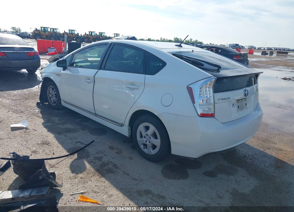 2011 TOYOTA PRIUS TWO VIN: JTDKN3DU1B5347805
