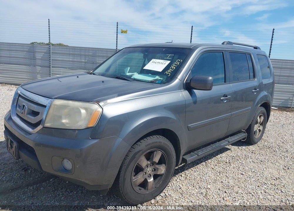 2011 HONDA PILOT EX-L VIN: 5FNYF4H52BB008193