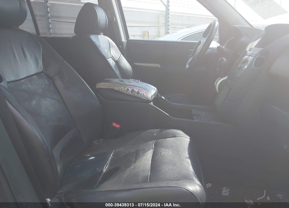 2011 HONDA PILOT EX-L VIN: 5FNYF4H52BB008193