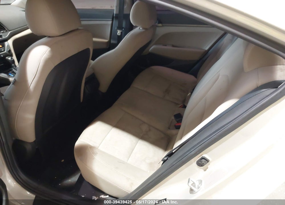 2017 HYUNDAI ELANTRA VIN: 5NPD74LF4HH150406
