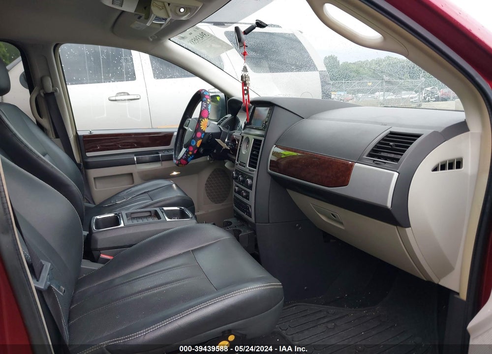 2010 CHRYSLER TOWN & COUNTRY TOURING PLUS VIN: 2A4RR8D15AR400197