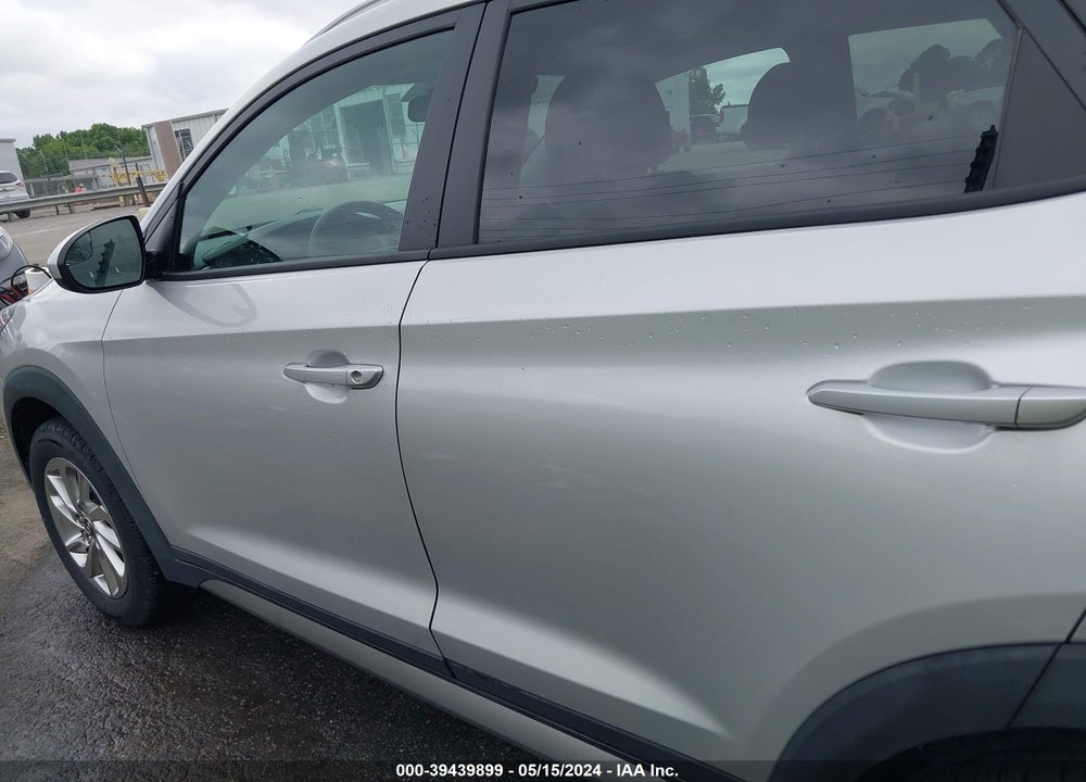 2017 HYUNDAI TUCSON SE VIN: KM8J3CA40HU273048