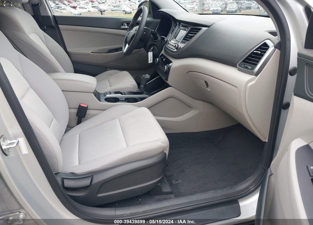 2017 HYUNDAI TUCSON SE VIN: KM8J3CA40HU273048