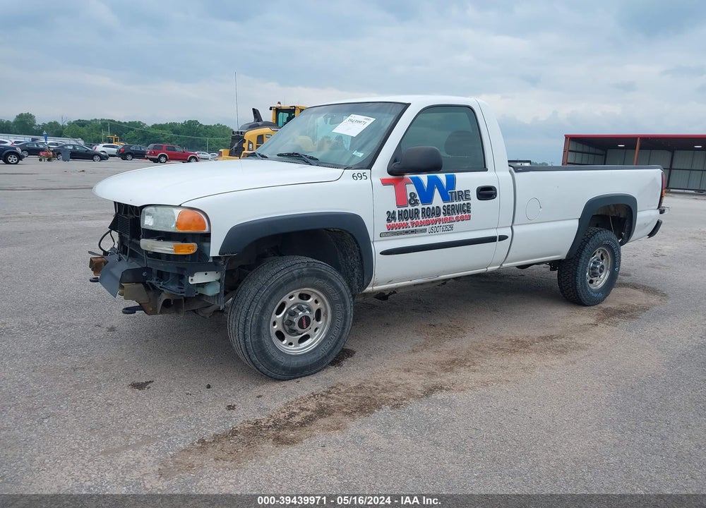2004 GMC SIERRA 2500HD VIN: 1GTHC24UX4E400904