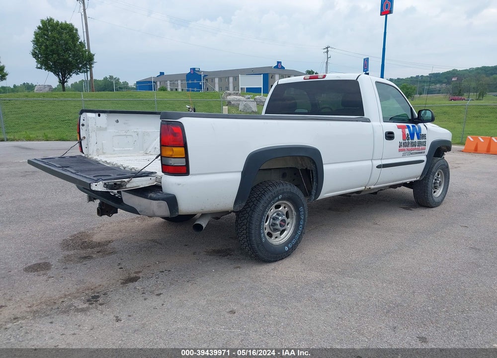 2004 GMC SIERRA 2500HD VIN: 1GTHC24UX4E400904