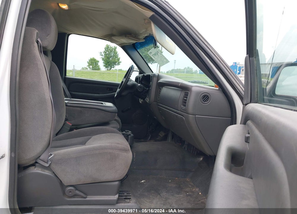 2004 GMC SIERRA 2500HD VIN: 1GTHC24UX4E400904