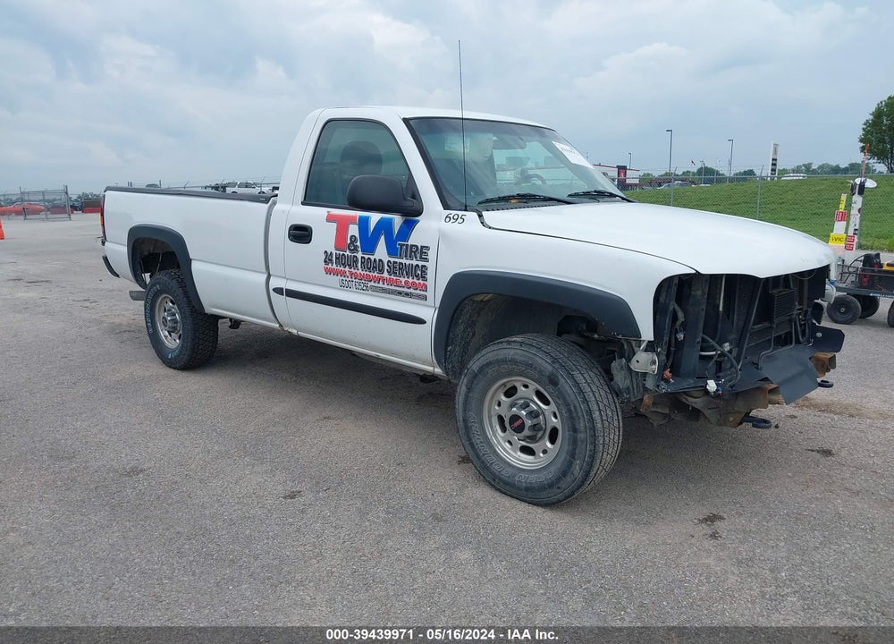 2004 GMC SIERRA 2500HD VIN: 1GTHC24UX4E400904