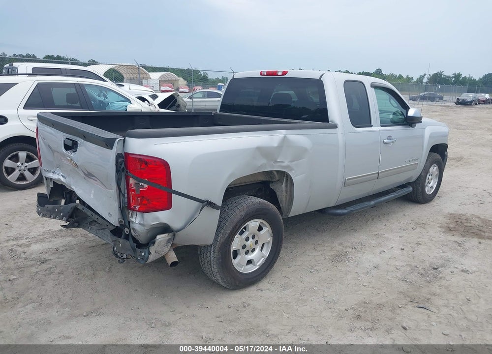 2013 CHEVROLET SILVERADO 1500 LT VIN: 1GCRCSE09DZ398832