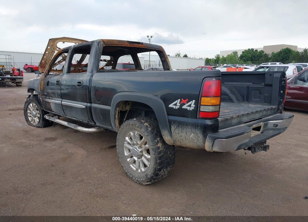2005 GMC SIERRA 2500HD SLT VIN: 1GTHK23215F840606