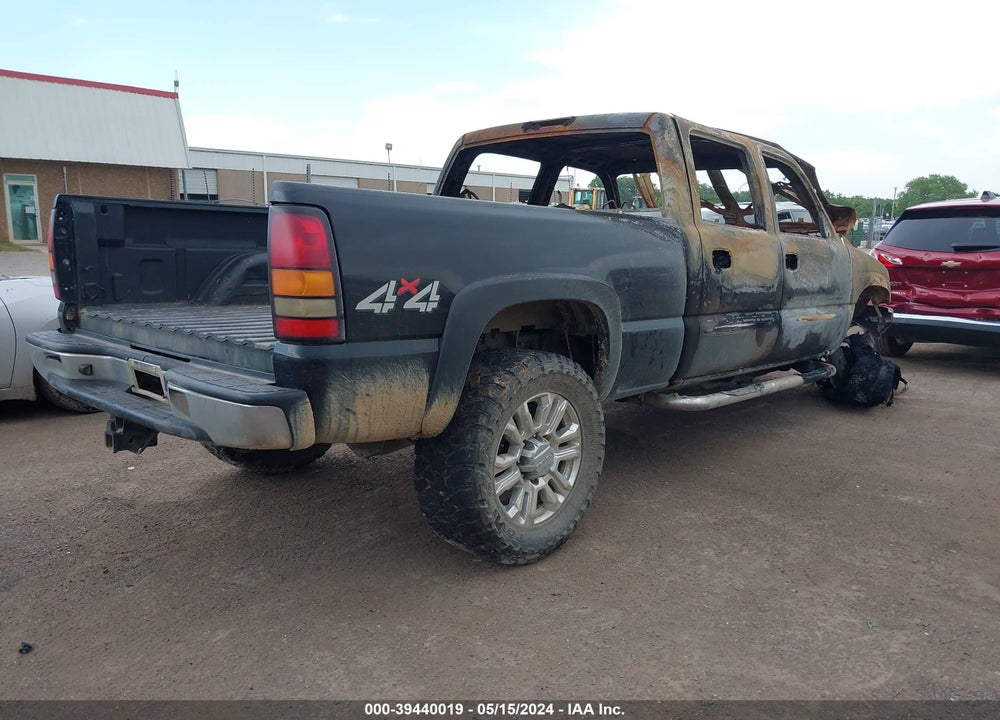 2005 GMC SIERRA 2500HD SLT VIN: 1GTHK23215F840606