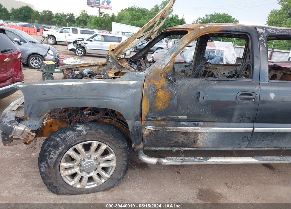 2005 GMC SIERRA 2500HD SLT VIN: 1GTHK23215F840606