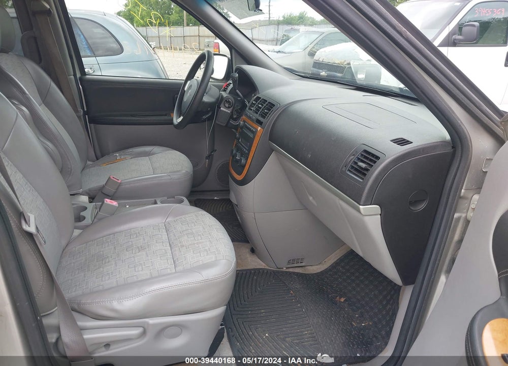 2005 SATURN RELAY FWD VIN: 5GZDV03L45D261896