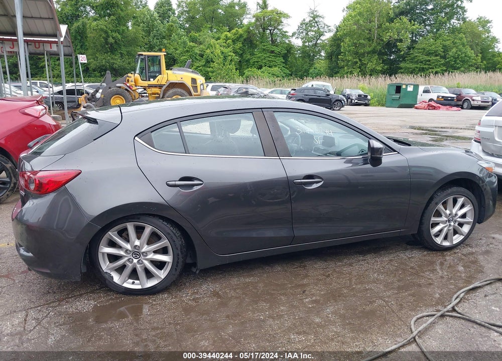2017 MAZDA 3 TOURING 2.5 VIN: JM1BN1L34H1111033