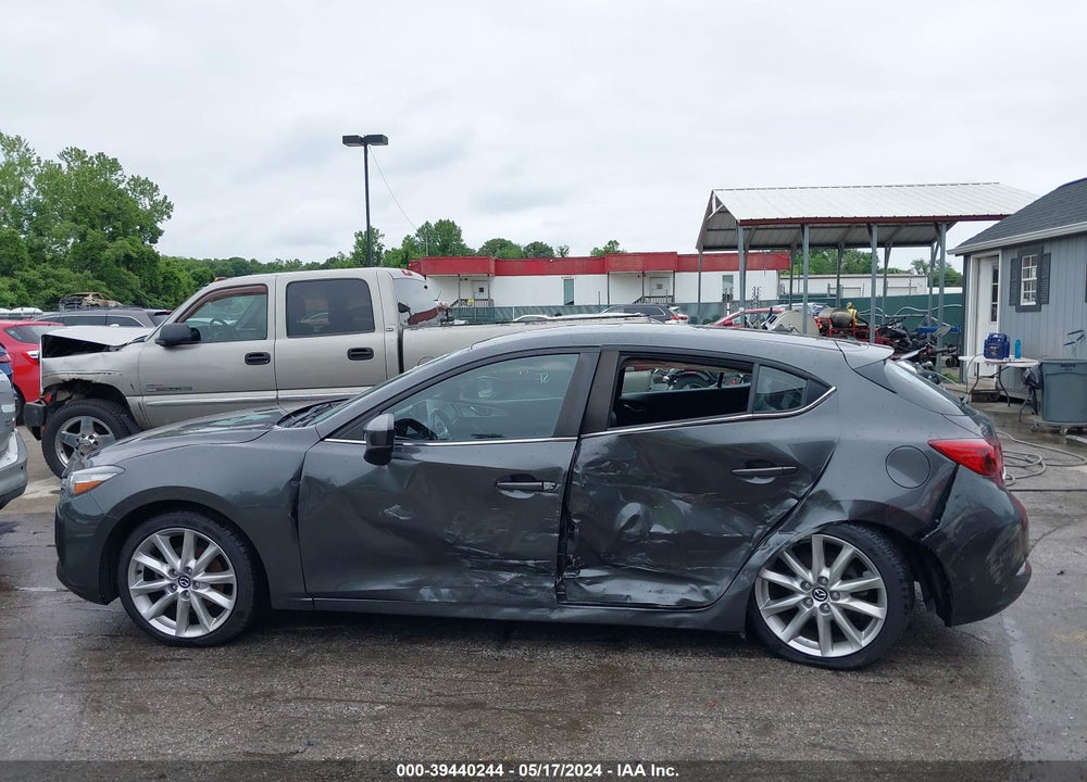 2017 MAZDA 3 TOURING 2.5 VIN: JM1BN1L34H1111033