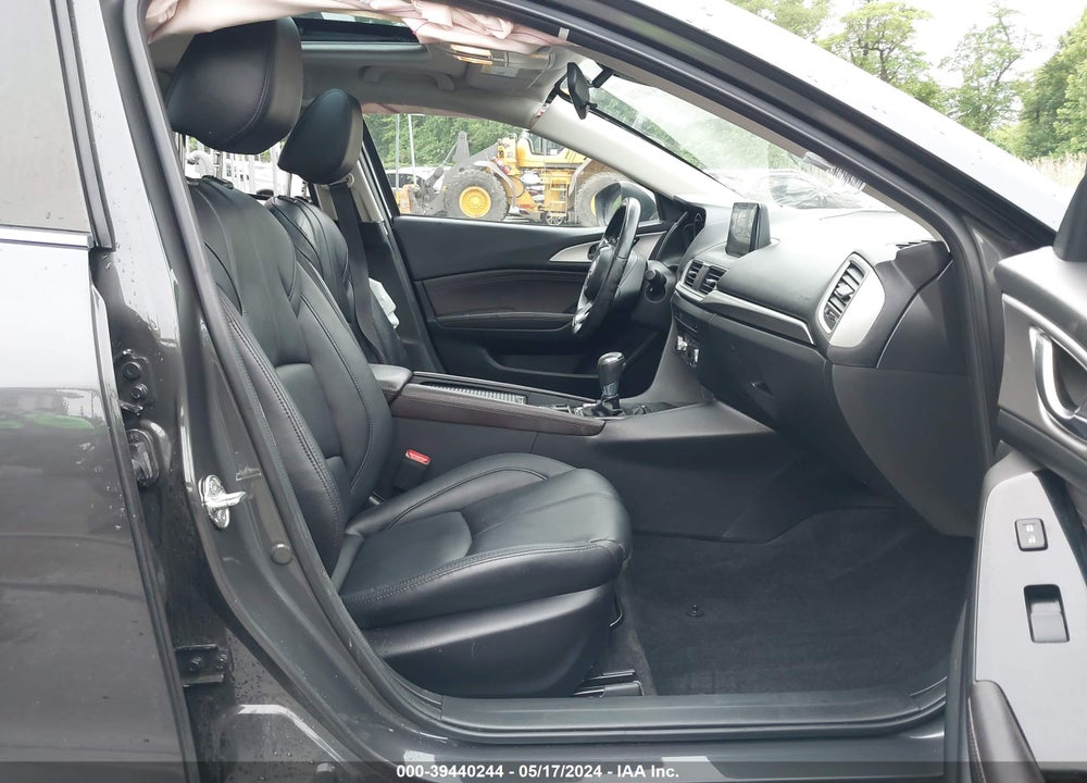 2017 MAZDA 3 TOURING 2.5 VIN: JM1BN1L34H1111033