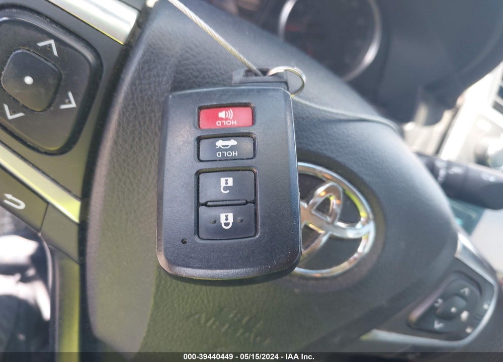 2016 TOYOTA CAMRY SE VIN: 4T1BF1FK5GU121028