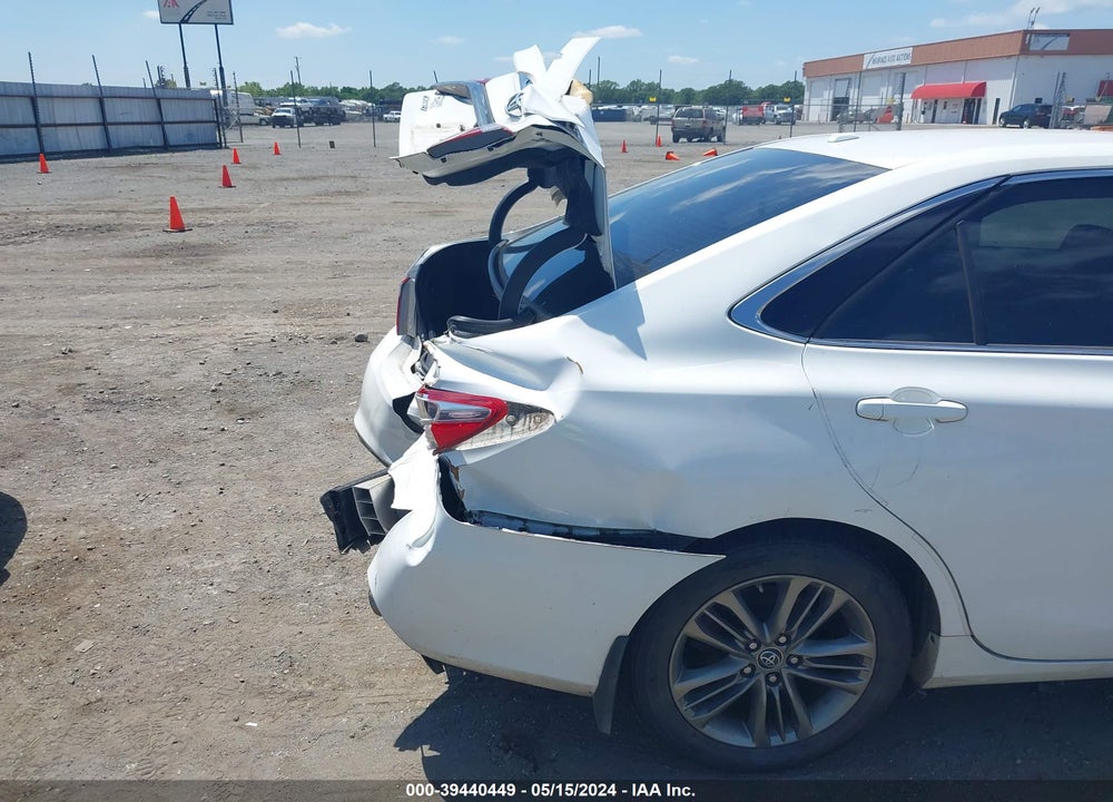 2016 TOYOTA CAMRY SE VIN: 4T1BF1FK5GU121028