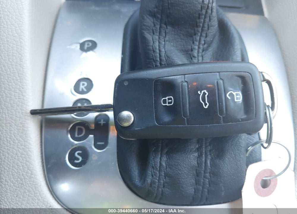 2014 VOLKSWAGEN EOS KOMFORT VIN: WVWBW8AH5EV003819