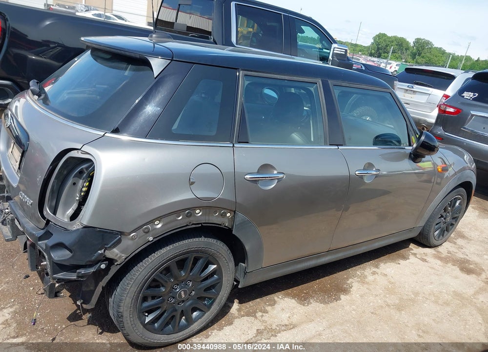 2018 MINI HARDTOP COOPER VIN: WMWXU1C5XJ2F79195