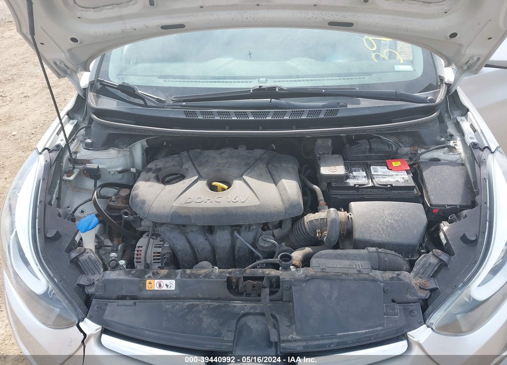 2016 HYUNDAI ELANTRA VIN: 5NPDH4AE1GH727236