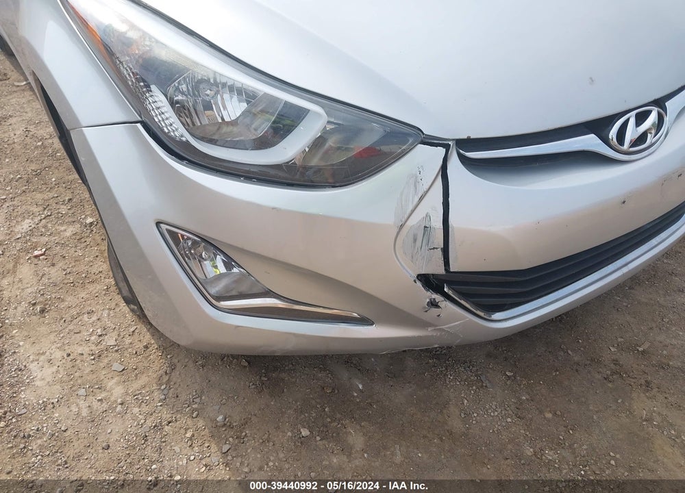 2016 HYUNDAI ELANTRA VIN: 5NPDH4AE1GH727236