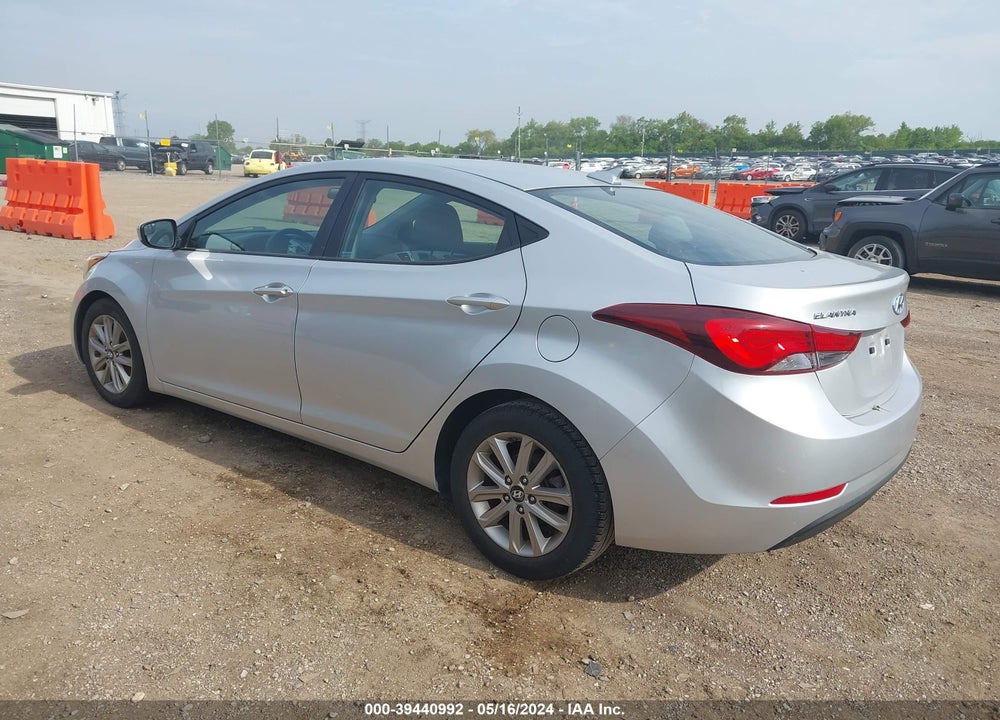 2016 HYUNDAI ELANTRA VIN: 5NPDH4AE1GH727236