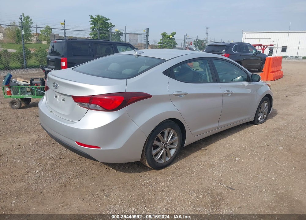 2016 HYUNDAI ELANTRA VIN: 5NPDH4AE1GH727236