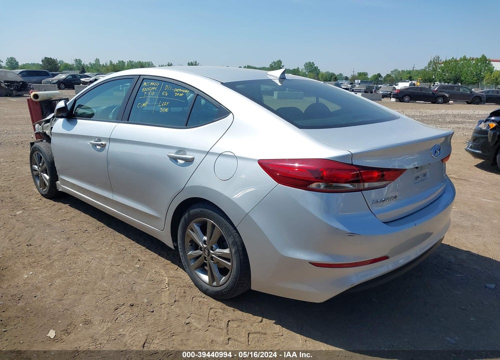 2018 HYUNDAI ELANTRA SEL VIN: 5NPD84LF0JH268276