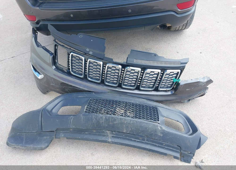 2019 JEEP GRAND CHEROKEE LAREDO E 4X4 VIN: 1C4RJFAG1KC603446