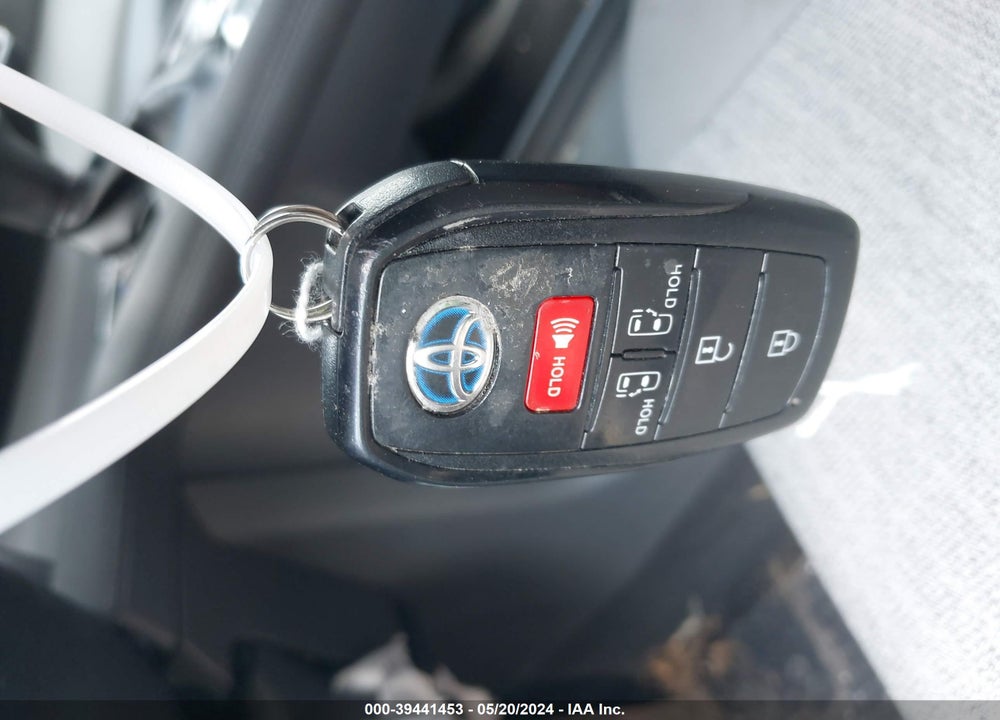 2021 TOYOTA SIENNA LE VIN: 5TDKRKEC4MS072643