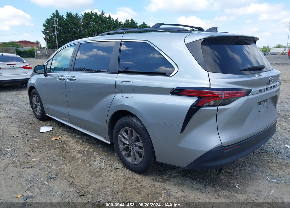 2021 TOYOTA SIENNA LE VIN: 5TDKRKEC4MS072643