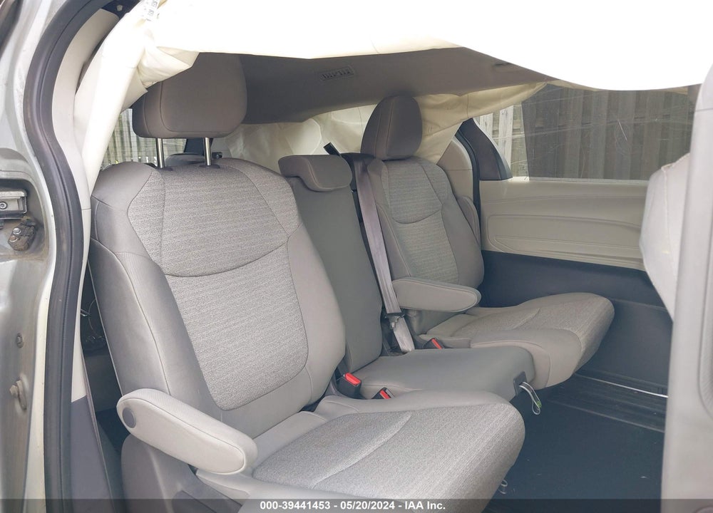 2021 TOYOTA SIENNA LE VIN: 5TDKRKEC4MS072643