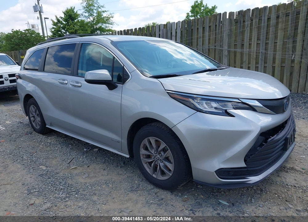 2021 TOYOTA SIENNA LE VIN: 5TDKRKEC4MS072643