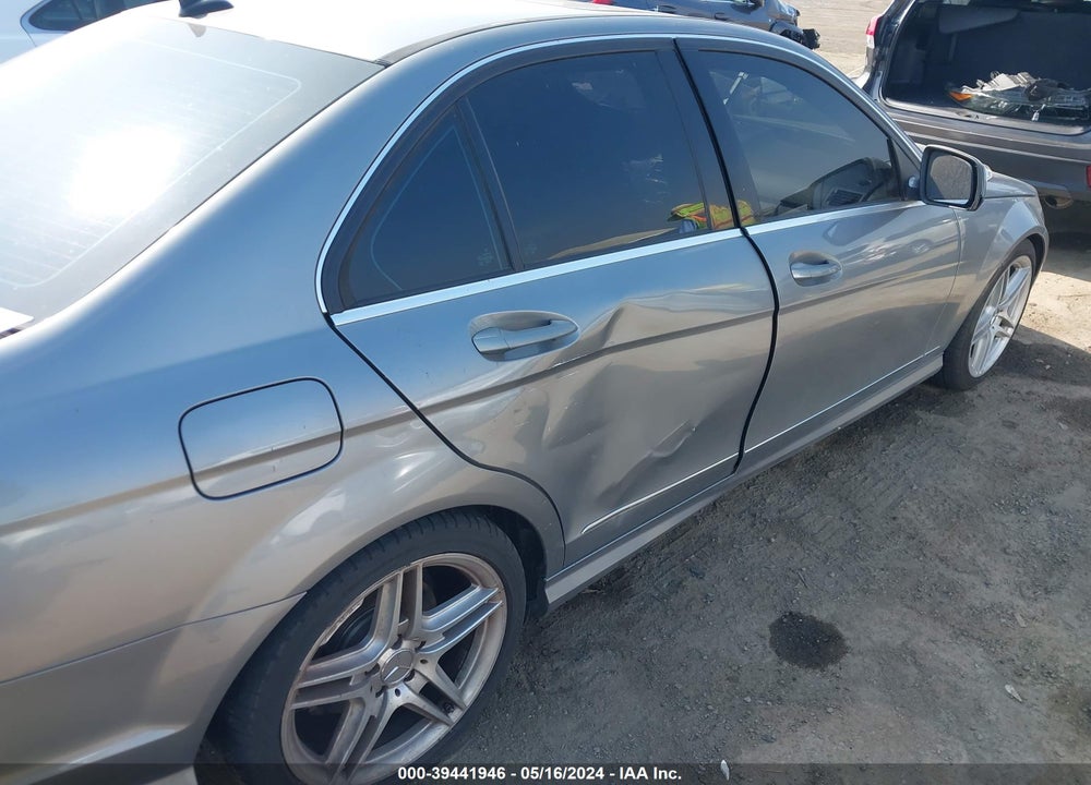 2008 MERCEDES-BENZ C 350 SPORT VIN: WDDGF56X18R038414