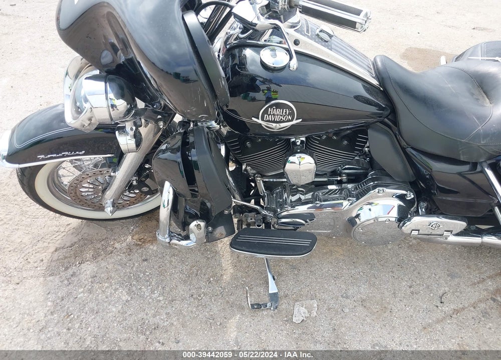 2010 HARLEY-DAVIDSON FLHRC VIN: 1HD1FR415AB626352