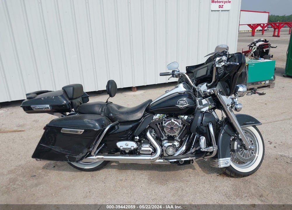 2010 HARLEY-DAVIDSON FLHRC VIN: 1HD1FR415AB626352